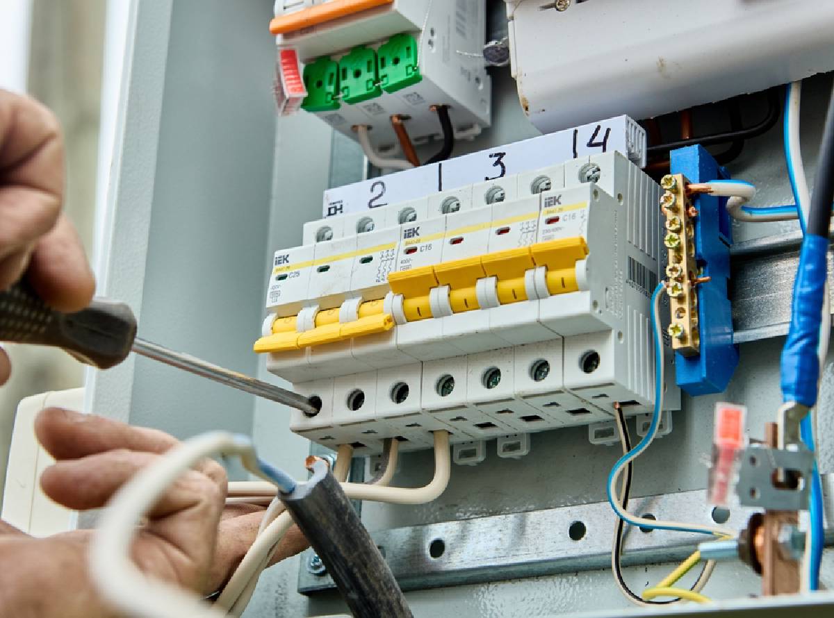 Electricians in Woking and Surrey